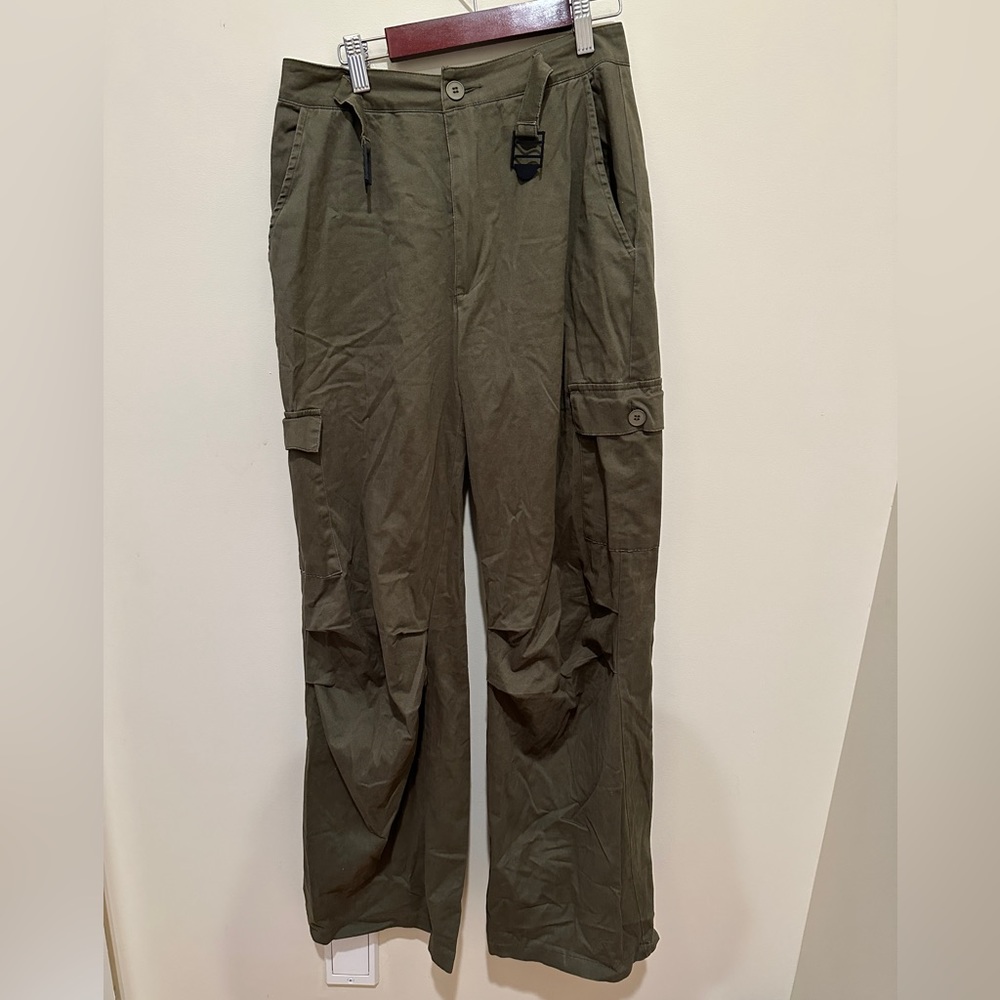 Edickted low rise dark green cargo pants